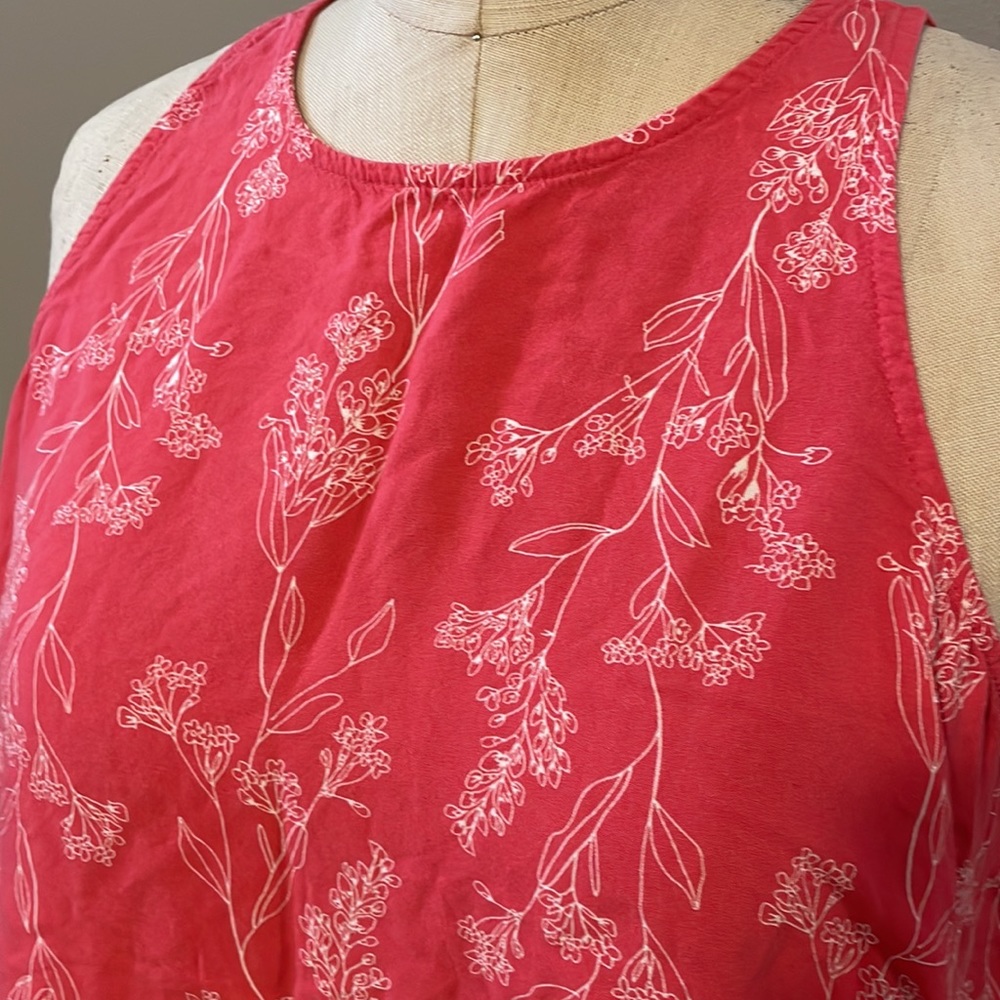Old Navy sleeveless floral tank - Picture 2 of 7